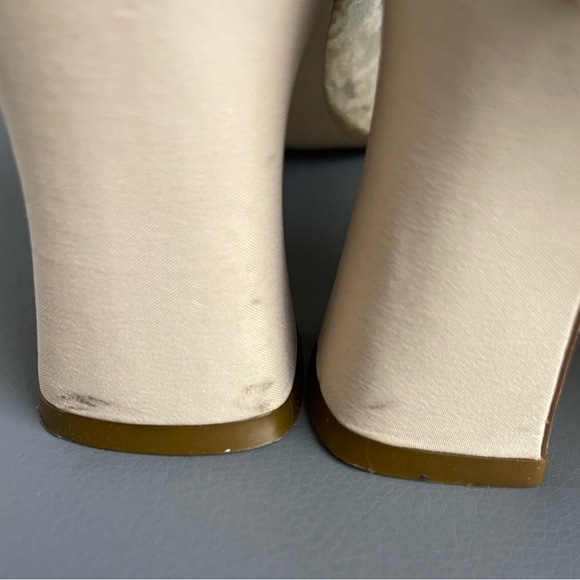 Studio Roma Ivory Mesh Flocked Fabric Floral Design Wide Heel Leather SoleSize 9 - Picture 8 of 10